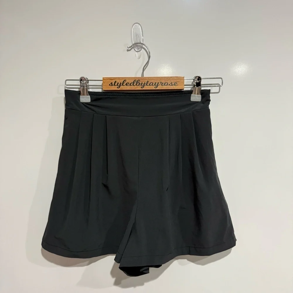 Wayre The Flow Travel Short in Black